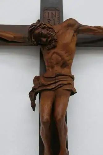 6031D-Kruzifix-Holzkreuz-Jesus-geschnitzt-Kreuz-Jesus am Kreuz-INRI-gekreuzigter