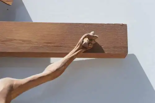 2587D-Kruzifix-Holz-Kreuz-Holzkreuz-Jesus am Kreuz-Heiligenfigur-geschnitzt-Jesu