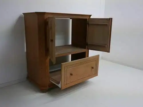 3562-Bauernstube-TV Schrank-Fernsehkästchen-TV Kasten-Bauernmöbel-Fernsehschrank