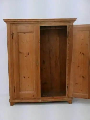 4711D-Landhausstil-Kasten-Schrank-Kleiderkasten-Bauernstube-Kleiderschrank-Landh