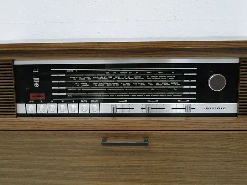 5047-Phonoschrank-Phonokasten-Radio-Grundig-Plattenspieler-Stereo-Konzertschrank 11