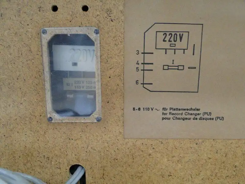 5047-Phonoschrank-Phonokasten-Radio-Grundig-Plattenspieler-Stereo-Konzertschrank 5