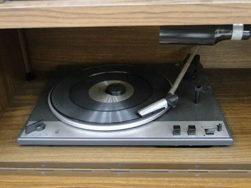 5047-Phonoschrank-Phonokasten-Radio-Grundig-Plattenspieler-Stereo-Konzertschrank 9