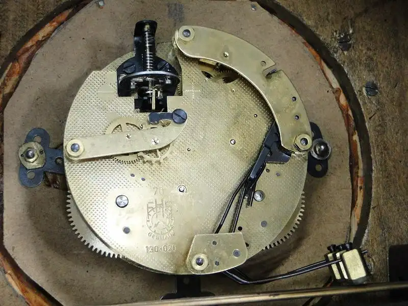 3277D-Wanduhr-Bauernstubenuhr-Holzuhr-Bauernstube-Ritterstüberl-Uhr 4