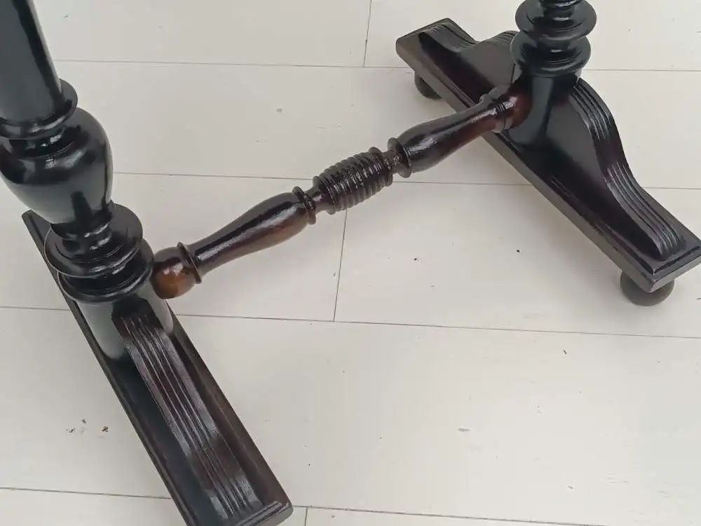 7536-Historismusnähtisch-altdeutsch-Tisch-Beistelltisch-Gründerzeit 4