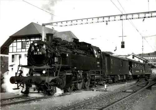 Tenderlokomotive 64 518 am 18.10.81 in Biglen Emmental -38642