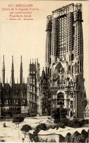 Barcelona - Iglesia de la Sagrada Familia en construction -50894