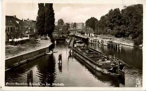 Berlin - spandau - Schleuse an der Zitadelle -40694