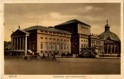 Berlin - Opernhaus und Hedwigskirche -40934