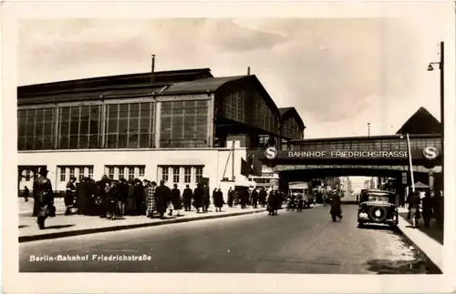 Berlin - Bahnhof Friedrichstrasse -40802