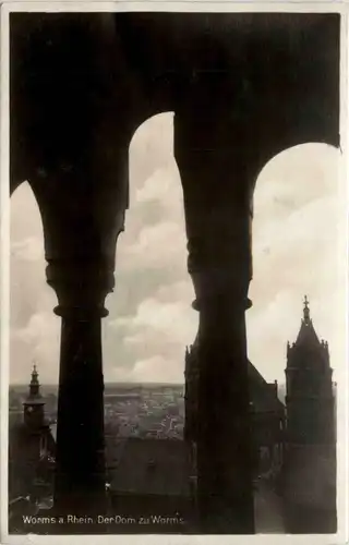 Worms am Rhein -415732