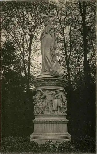 Berlin - Denkmal der Königin Luise -416736