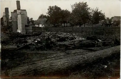 Zerstörte Häuser in Kollodetz -417088