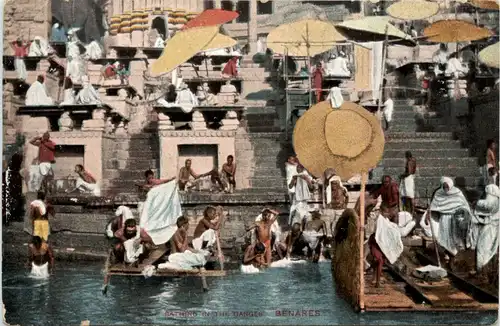 Benares - Bathing in the Ganges -418416