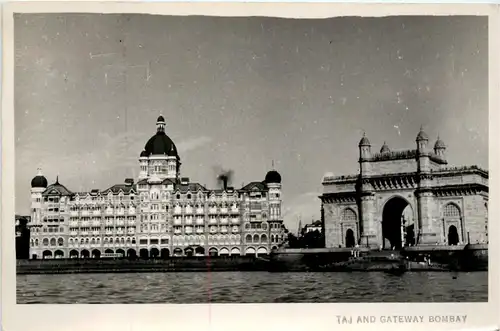 Bombay - Taj and Gateway -418278
