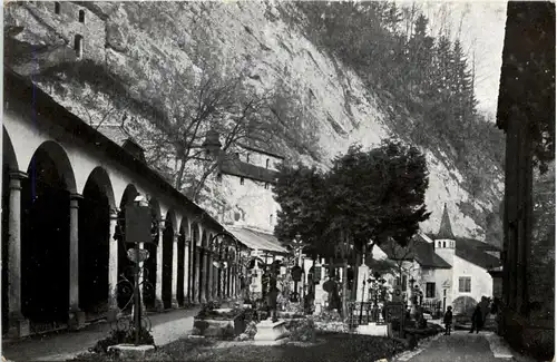 Salzburg - Katakomben im St. Petersfriedhof -420726