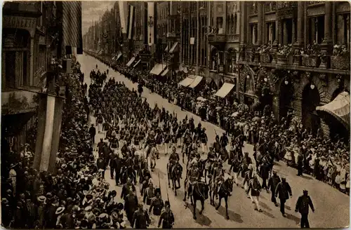 Berlin - Der Kaiser von der Parade zurückkehrend -421606