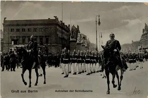 Berlin - Aufziehen der Schlosswache -421482
