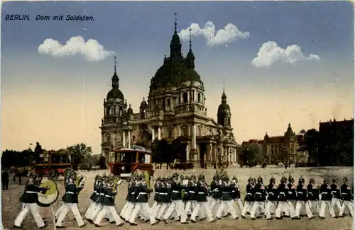 Berlin - Dom mit Soldaten -421402