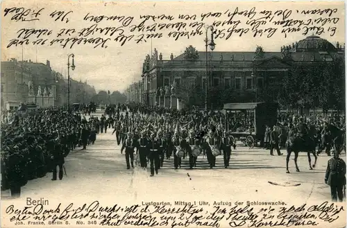 Berlin - Mittags im Lustgarten -421756