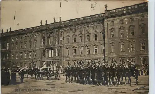 Berlin - vor dem Schloss -421618