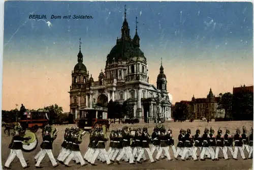 Berlin - Dom mit Soldaten -421712