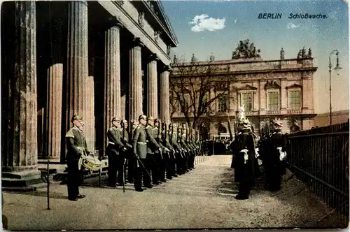 Berlin - Schlosswache -421496