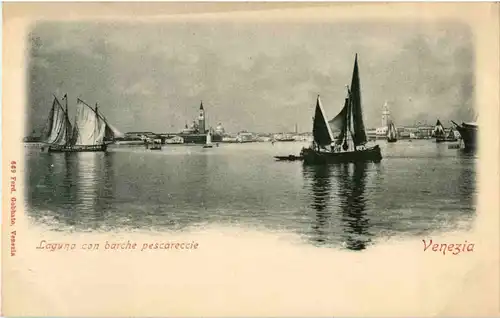 Venezia - Laguna con barche pescareccie -43146
