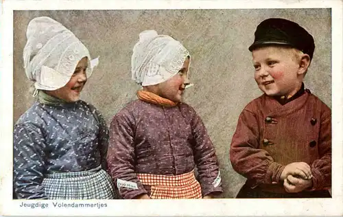 Jeugdige Volendammertjes -52106