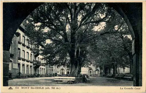 Mont Sainte Odile - La Grande Cour -59872