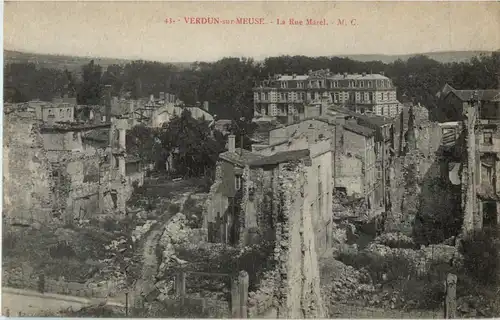 Verdun sur Meuse - La Rue Mazel -59982