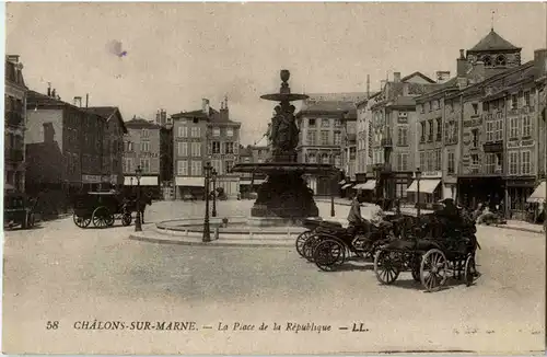 Chalons sur Marne - La Place de la Republique -60516