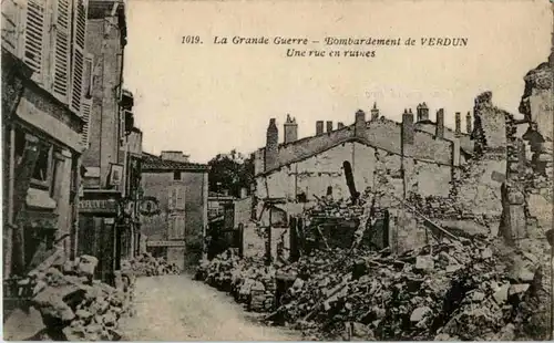 Bombardement de Verdun -62496