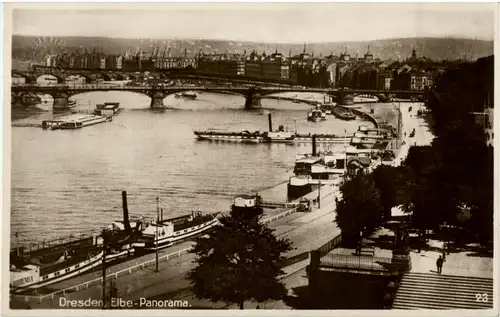 Dresden - Elbe-Panorama -61710