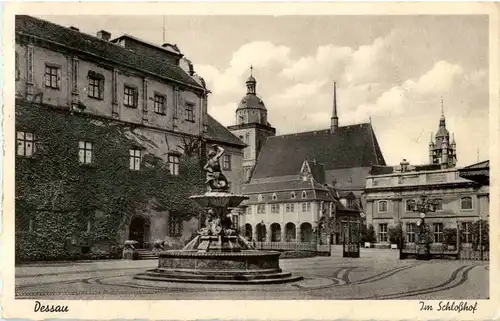 Dessau - Im Schlosshof -69164