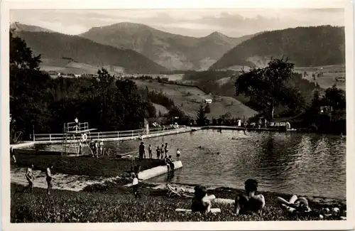 Oberstaufen, Allgäu, Freibad mit Blick zum Hochgrat -341602