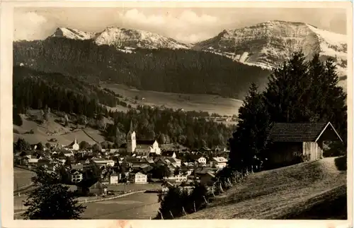 Oberstaufen, Allgäu, mit Hochgrat und Rindalphorn -340954