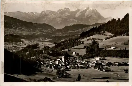 Oberstaufen, Allgäu mit Blick zum Santis und Altmann -340830