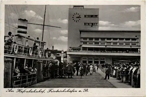 Friedrichshafen, Am Hafenbahnhof -342922