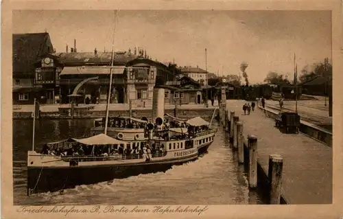 Friedrichshafen, Partie beim Hafenbahnhof -342472