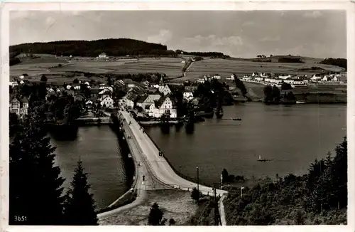 Die Saaletalsperre, Am Stausee in Saalburg -341430