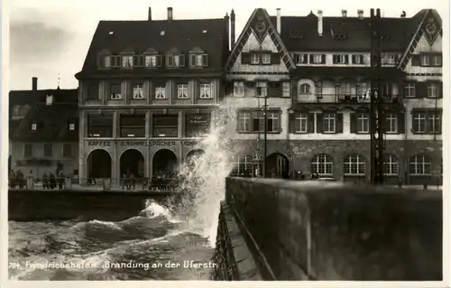 Friedrichshafen, Brandung an der Uferstrasse -342896