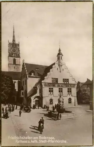 Friedrichshafen, Rathaus und kath. Stadt-Pfarrkirche -342430