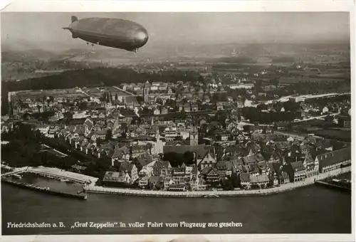 Friedrichshafen, Graf Zeppelin in voller Fahrt vom Flugzeug aus -342880