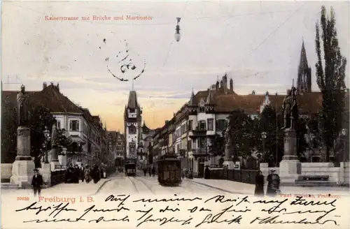 Freiburg i.Br., Kaiserstrasse mit Brücke und Martinstor -348306