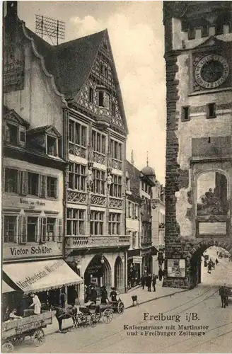 Freiburg i.Br., Kaiserstrasse mit Martinstor und Freiburger Zeitung -348272