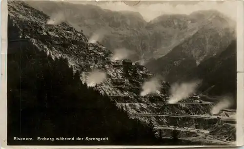Eisenerz, Erzberg während der Sprengzeit -349398