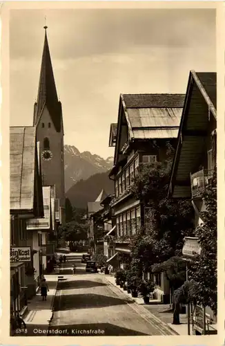 Oberstdorf, Kirchstrasse mit Hotel Löwen -350318