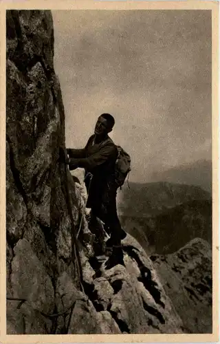 Klettern im Fels, auf dem Band. östl Hochgrubachspitze, Kaiser -350722