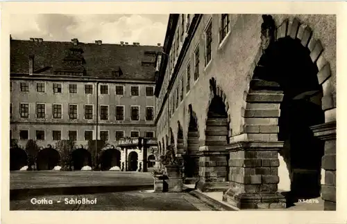 Gotha - Schlosshof -42154